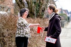 Omkring 12.000 danskere gik i dag på gaden for at samle ind til Folkekirkens Nødhjælp