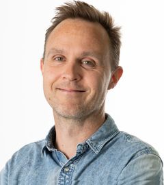 Mads Kæmsgaard Eberholst, studieleder og lektor ved Roskilde Universitets journalistiklinje, jurymedlem