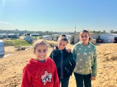 Amal Syam modtager prisen for sit arbejde med kvinder og piger i Gaza.