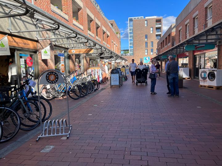Rammelokalplanen for Værløse Bymidte er i offentlig høring. Borgere, erhvervsdrivende og andre interesserede inviteres til at læse planforslaget og komme med input på borgermødet den 11. august 2025, kl. 19.00-20.00 i Multisalen på Furesø Rådhus.