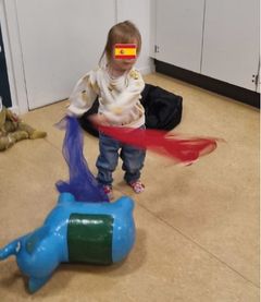 Flamingodanser og rasleæg til flamingodansen. Spanien i vuggestuen til Mini-chelin