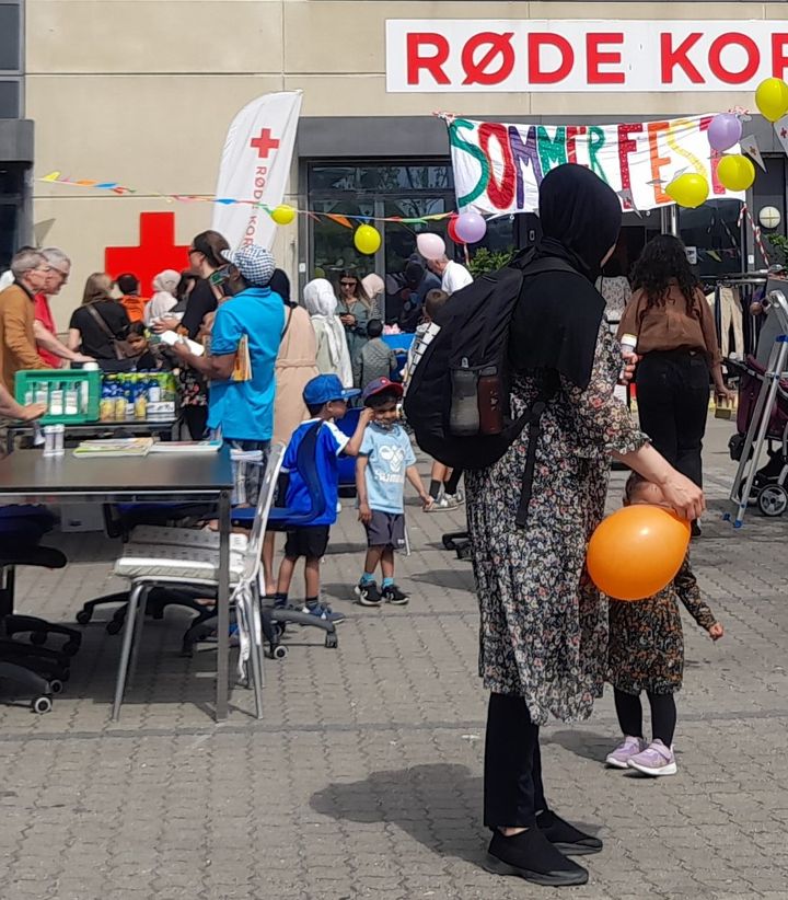 Donationen fra Salling Fondene skal sikre, at Røde Kors' netværkshus kan tilbyde fællesskab og støtte til beboerne i Gellerup.