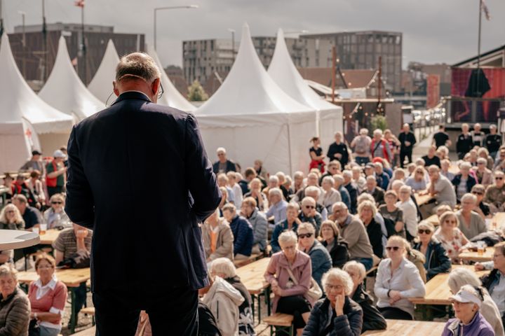 Der var højt humør, da frivillige samledes i Kolding for at fejre Røde Kors’ 150-års jubilæum.