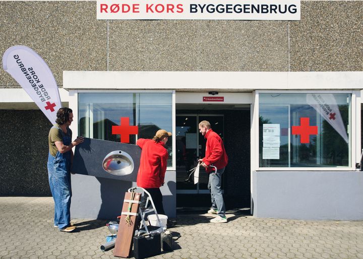 Røde Kors udvider antallet af byggegenbrugsbutikker fra seks til 12 fordelt over hele landet. Det er en aktivitet, der særligt taler til mænd.