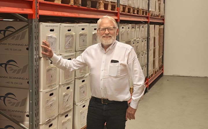 Adm. direktør Henning Kirkegaard på Dansk Scannings papirlager, som rummer mere end 100 mio. dokumenter