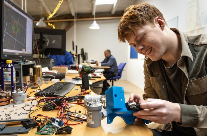 Det skal være lettere for SMV'er at fastholde unge.