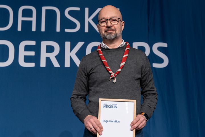 For andet år i træk uddeler Copenhagen Economics og Det Danske Spejderkorps Neksus-prisen, som anerkender personer, der på forbilledlig vis skaber sammenhæng mellem deres professionelle virke og det frivillige spejderarbejde. Årets prismodtager er direktør i Provas og forperson for spejdergruppen Skovfolket, Esge Homilius.
