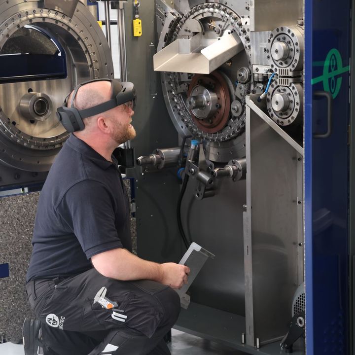 ENKOTECs sømmaskine er en af de mest effektive på markedet, men den skal stadig serviceres jævnligt.