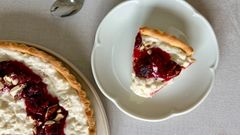 Maria Vestergaard har udviklet en række opskrifter til Spis Op Dag, blandt andet en juletærte med rester af risalamande