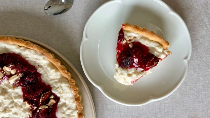 Maria Vestergaard har udviklet en række opskrifter til Spis Op Dag, blandt andet en juletærte med rester af risalamande