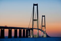 Juletræer på Storebæltsbroen.