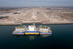 Tunnelrenden ud for kysten er forberedt til nedsænkningen af det første tunnelelement til foråret.