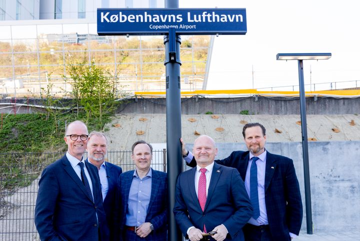 Fra venstre: Christian Wedell-Neergaard, medlem af Region Sjælland, Mikkel Hemmingsen, adm. direktør i Sund & Bælt, Allan S. Andersen, borgmester i Tårnby Kommune, Lars Gårdhøj, formand i Region Hovedstaden, og Carl Johan Sonneson, formand i Region Skåne.