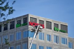 På Telia Danmarks hovedsæde i Ørestaden blev logoet torsdag udskiftet med Norlys' som et af de sidste skridt inden navneskiftet.