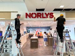 I sidste uge blev alle de tidligere Telia-butikker ombetrukket, så de er klar til at åbne som Norlys-butikker i dag.