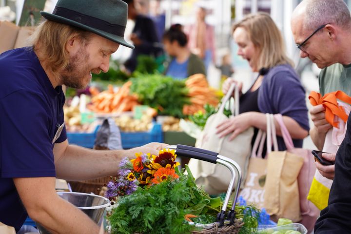 Knald på høstfarverne, dugfriske øko-råvarer og hyggelig markedsstemning. Det kan du opleve, når 26 værter over hele landet inviterer til Økologisk Høstfest 6.-7. september.