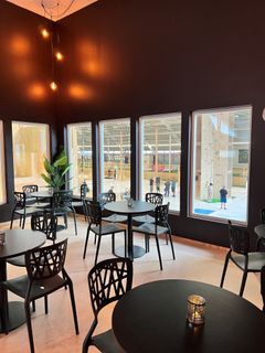 Den nye lækre cafe, der er åben for alle.