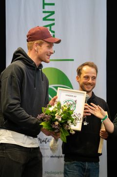 Prisoverrækkelse til Plant Food Festival i Savværket i Aarhus, januar 2025.