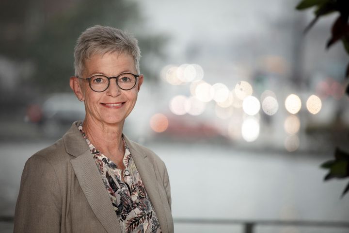 Det er nødvendigt, at medarbejderne opnår mere indflydelse på arbejdstilrettelæggelsen og bedre balance mellem arbejde og fritid, siger Lene Roed, formand for HK Kommunal og næstformand i Forhandlingsfællesskabet.