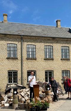 Jeppe Wichmann Rasmussen holder åbningstale