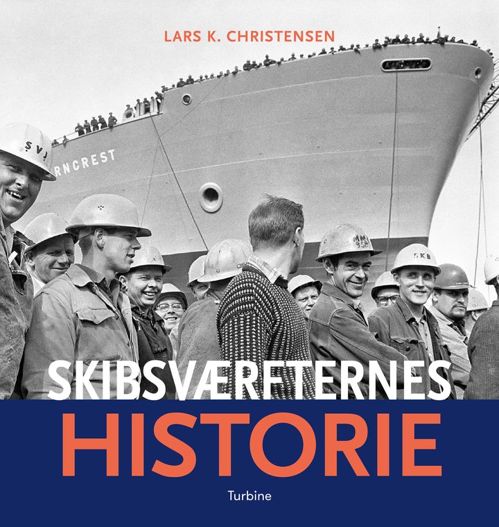 Forsiden af bogen "Skibsværfternes historie" med et billede fra en søsætning på Lindø værft i 1966.