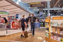 Billund Lufthavn er samtidig den første lufthavn i Danmark, hvor passagererne kan tage væskebeholdere på op til to liter med gennem sikkerhedskontrollen. Tidligere var grænsen 100 milliliter.