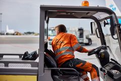 Selvom kalenderen nu siger efterår, fortsætter den høje aktivitet i Billund Lufthavn. Internationale gæster rejser til Billund for at opleve nogle af områdets store attraktioner eller bruge lufthavnen som udgangspunkt for en videre rejse rundt i Danmark.