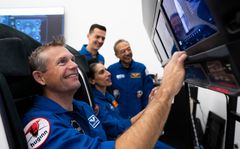 Andreas Mogensen og hans space X crew har en ravnefibel fra Moesgaard Museum med på mission Foto ESA