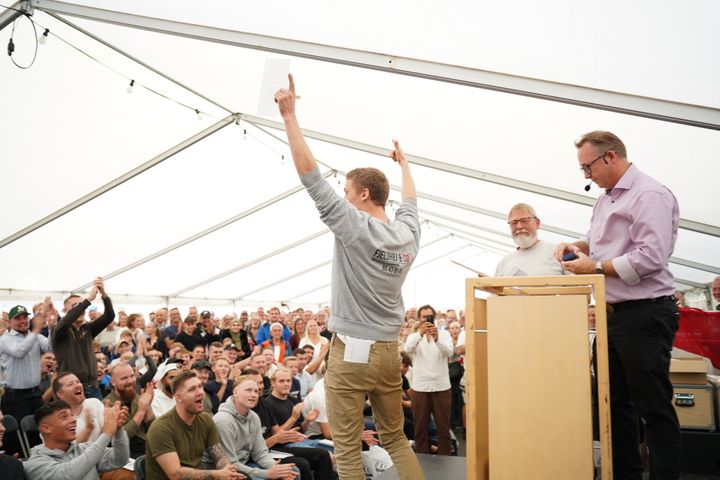 Svendeprøvereception og fejring i efteråret 2023: Tømrersvend Frederik Thordal Pedersen består Danmarks første grønne svendeprøve