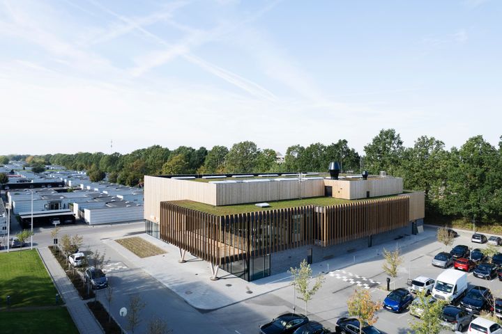 Den nye multihal på NEXT Vestskoven Gymnasium i Albertslund er på 1.500 m² og skal danne ramme om både idrætsundervisning og lokale idrætsforeninger.