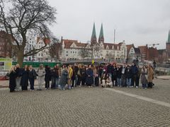 1s var torsdag d. 12. december i Lübeck for at besøge Baltic Schüle Lübeck sammen med deres lærere i tysk og matematik Berit Bang og Thomas Jørgensen. Besøget er en del af et større projekt 'Dannelsesregion Femern'. 1s skal i projektet hjælpe med at formidle livet som ung både på Næstved Gymnasium & HF, men også i Næstved som by. Til juni deltager klassen i Femern Belt Days og til efteråret udvikler klassen sit eget bud på en dannelsesrejse rundt i Femern-regionen