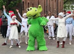 Næssi og Avantgarden går optog i Næstveds gader ved Familielørdagen 17. maj med start fra Axeltorv kl. 9.30.