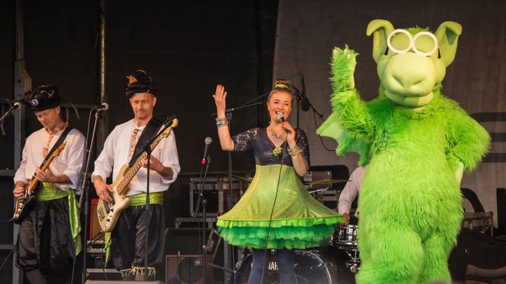 I over 20 år har Næssi og Ulla Abdullas Cocobongoband underholdt Næstveds børn.