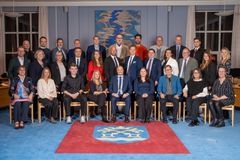 Byrådet i Næstved Kommune 2026-2029. Bagerst fra venstre mod højre: Brian Hornbek (A), Michael Perch (A), Nino Rizzato (V), Carsten Rasmussen (A), Mikkel Lerrin Schannong (F), Søren Revsbæk (I), Andreas Pourkamali (B), Joakim Rex Blankschøn (A), Jakob Ahrendt (V), Patrick Elm (O). Midterst fra venstre mod højre: Nickolai Hamann (O), Linda Frederiksen (A), Lizette Laugesen (Æ), Süleyman Yücel (V), Charlotte Roest (A), Kasper Schneider (I), Rune Kristensen (C), Marc Hvenegaard (C), Pernille Steen (V), Tommy Lindegaard (Ø), Lene Søs Jonassen (C), Stine Søgaard Normann (B). Forrest fra venstre mod højre: Anette Brix (C), Marianne Olsen (A), Gustav Mortensen (A), Githa Nelander (O), Kenneth Sørensen (V), Julie Kleis (I), Per Sørensen (A), Jette Leth Buhl (F), Hanne Sørensen (A).