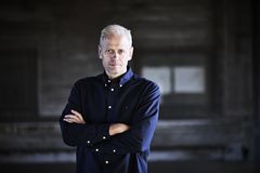 I DR Kontants udsendelser ’Puff bar – Nikotin til børn’ og ’Afhængig af snus’ giver journalist Jacob Kragelund indblik i, hvordan børn helt ned i 2. og 3. klasse kan komme i kontakt med nikotinprodukter, og hvordan markedet fungerer. Torsdag den 9. april deler han sin viden med forældre i Næstved Kommune.