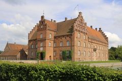 Gisselfeldt Kloster kommer man også forbi på vandreruten - Sølvbæltet. Foto: Faxe Kommune