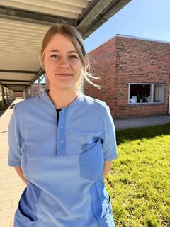 Konkret teknologividen på skolen og hands-on erfaring i sin praktik har kendetegnet hele Diana Andersens forløb. Hun er derfor nu superbruger og står for klargøring, opsætning og levering af teknologiske løsninger til borgerne.