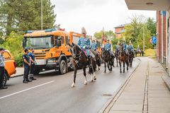 Garderhusarregimentet hesteskadron rider gennem byen fra Sct. Jørgens Park via Rådhuset til Axeltorv, hvor de gør holdt første gang. Herefter går turen til Grønnegades Kaserne Kulturcenter, hvor de også stiller op.
