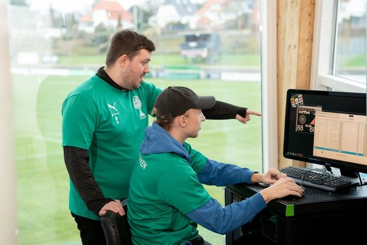 Det seneste år har en række unge været en del af hverdagen i Næstved Boldklub.