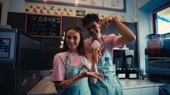 Til at udbrede kampagnen har Arbejdstilsynet fået content creators Salomon Stampe og Sofie Uldbjerg til medvirke i film som skal køre på sociale medier.