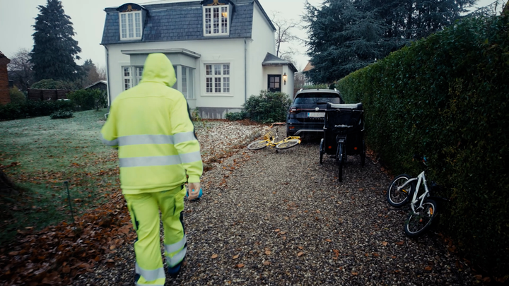 Arbejdstilsynet opfordrer alle boligejere til at hjælpe med at skabe en bedre arbejdsdag for deres skraldemand. Få enkelte handlinger kan gøre en stor forskel.