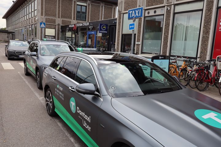 Efter et år i byen er Dantaxi'er blevet et almindeligt syn i Holbæk