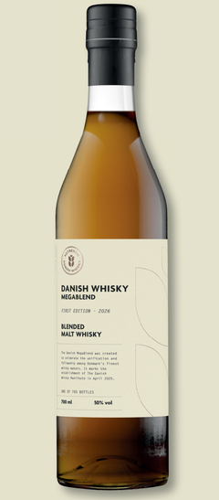 En flaske med den fælles danske whisky med navnet "Danish Megablend 2026"