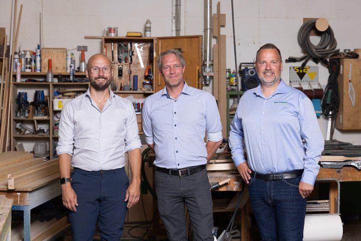 Økonomidirektør Marc Laursen, teknisk direktør Alexander J. Hermansen og vice adm. dir. Jesper Nicolaisen varetager Skou Gruppens daglige ledelse.