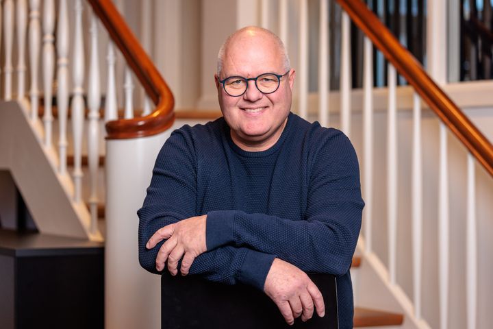 "Jeg håber, at min lange og alsidige erfaring kan komme kunderne til gode. Jeg ved i hvert fald en hel del om rigtig mange ting og har ofte en løsning på både gængse og lidt specielle problemstillinger inden for byggerier," siger Christian Linde Nielsen.