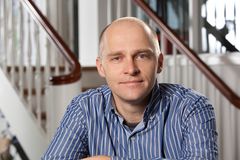 ”Sidste år accepterede vi lavere marginer for at fastholde kvaliteten i vores projekter og investere i langvarige relationer med vores kunder. Det var et bevidst valg, og i år kan vi se, at det har styrket vores forretning og robusthed,” siger adm. direktør Martin Skou Heidemann.