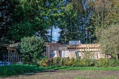 Det giver en mere forudsigelig og robust virksomhed, når velkendte og loyale bygherrer vender tilbage og lader Skou Gruppen løse nye opgaver. For Københavns Kommune er endnu et projekt påbegyndt i regnskabsåret: nemlig opførelsen af Udeskolehus for Københavns Skolehaver ved Lersøparken.