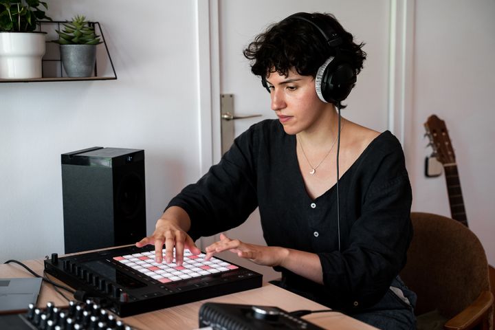 Rapporten peger blandt andet på behovet for en styrket indsats mod mistrivsel i musikbranchen, for en bedre kønsbalance og bredere mangfoldighed – og for, at Koda skærper fokus på grøn omstilling, hvis organisationens mål for 2030 skal indfries.
