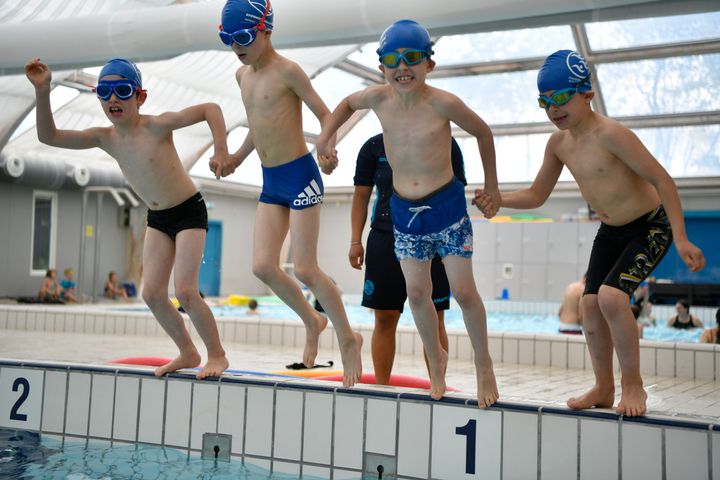 Svømmeundervisning i Emdrup Bad.