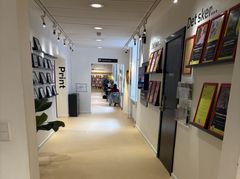 Nyrenoveret gulv på Vesterbro Bibliotek.
